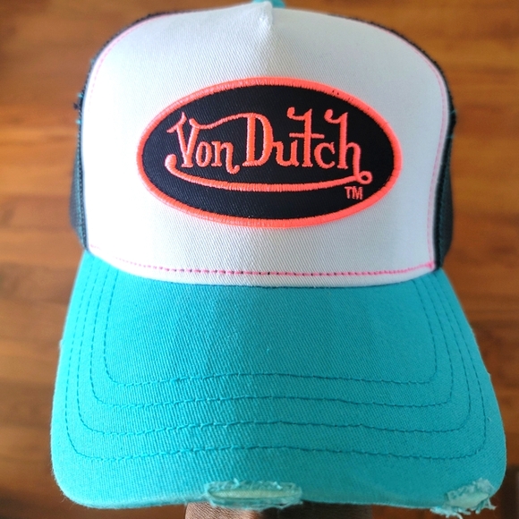 Von Dutch Trucker Hat - Picture 1 of 3